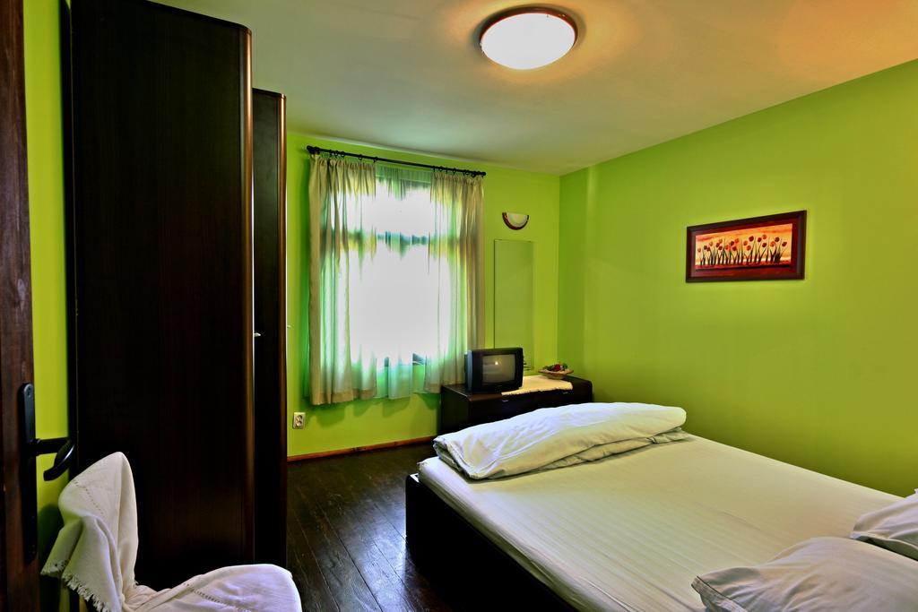 Private 4Br-2Ba Guest House Dryanovo With Pool And Free Parking エクステリア 写真